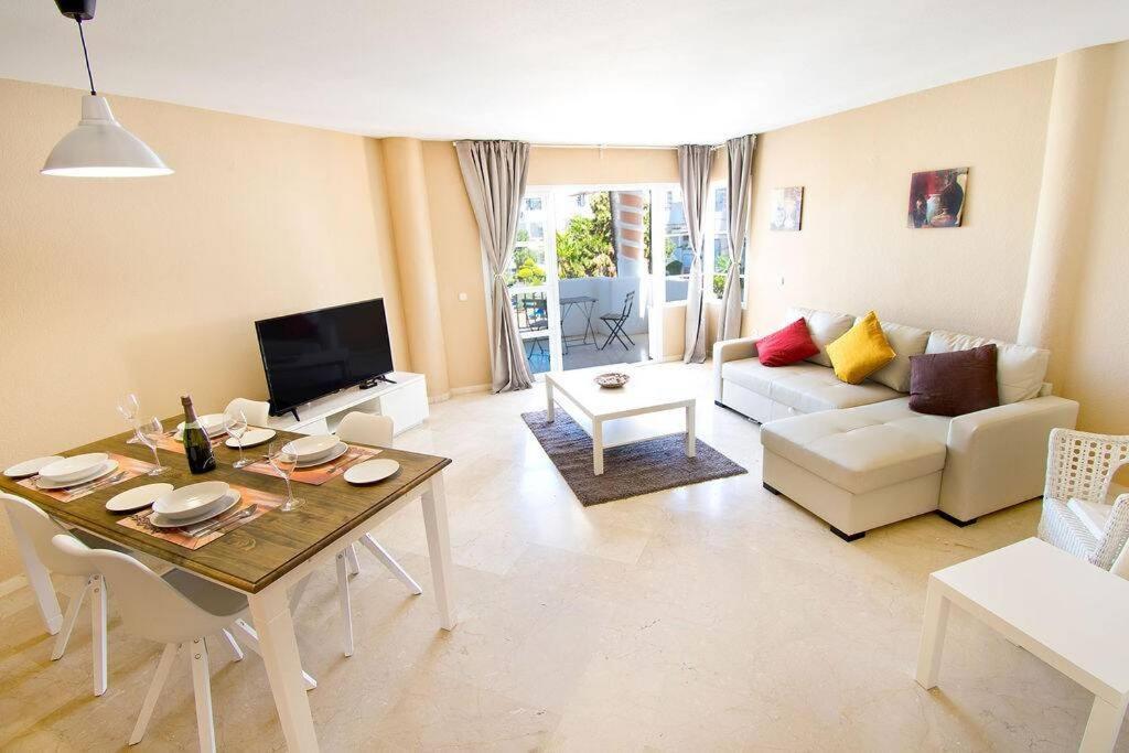 Spectacular Apartment In Matchroom Country Club Fuengirola Exterior photo