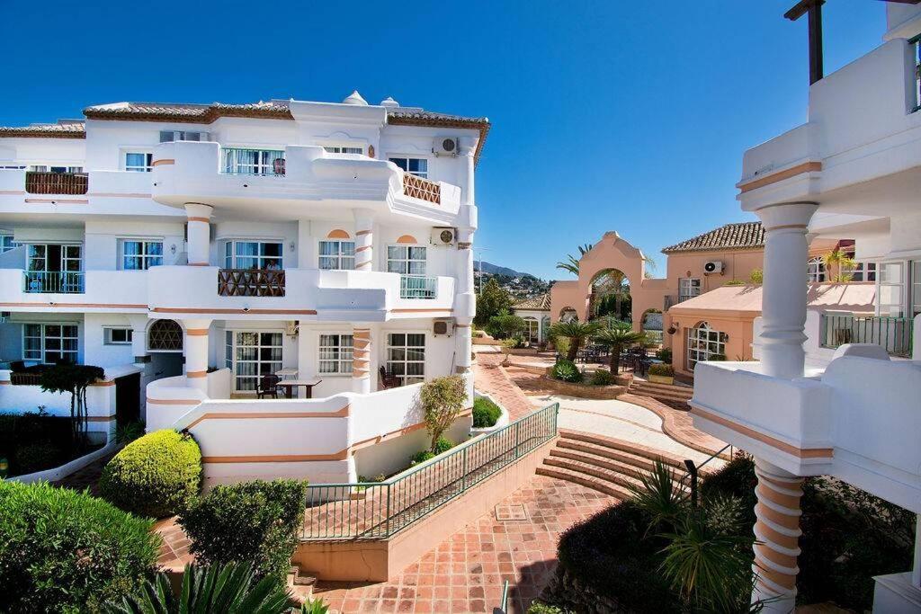 Spectacular Apartment In Matchroom Country Club Fuengirola Exterior photo
